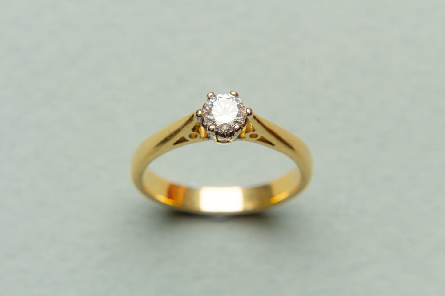 Diamond solitaire ring